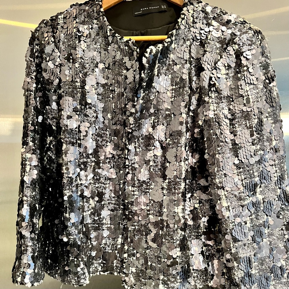 NWOT CL Zara crop tweed jacket with sequins